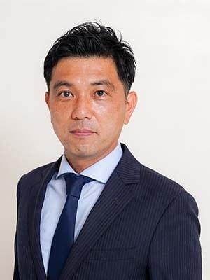 穴倉 丈嗣